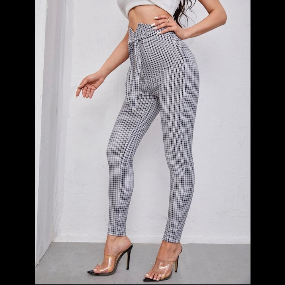 Belted skinny leggings